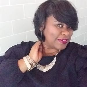 Meet your Posher, Lakeisha